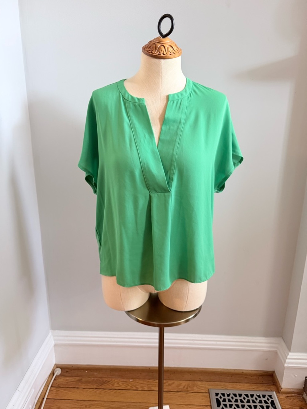 Ann Taylor Kelly Green Split-Neck Blouse